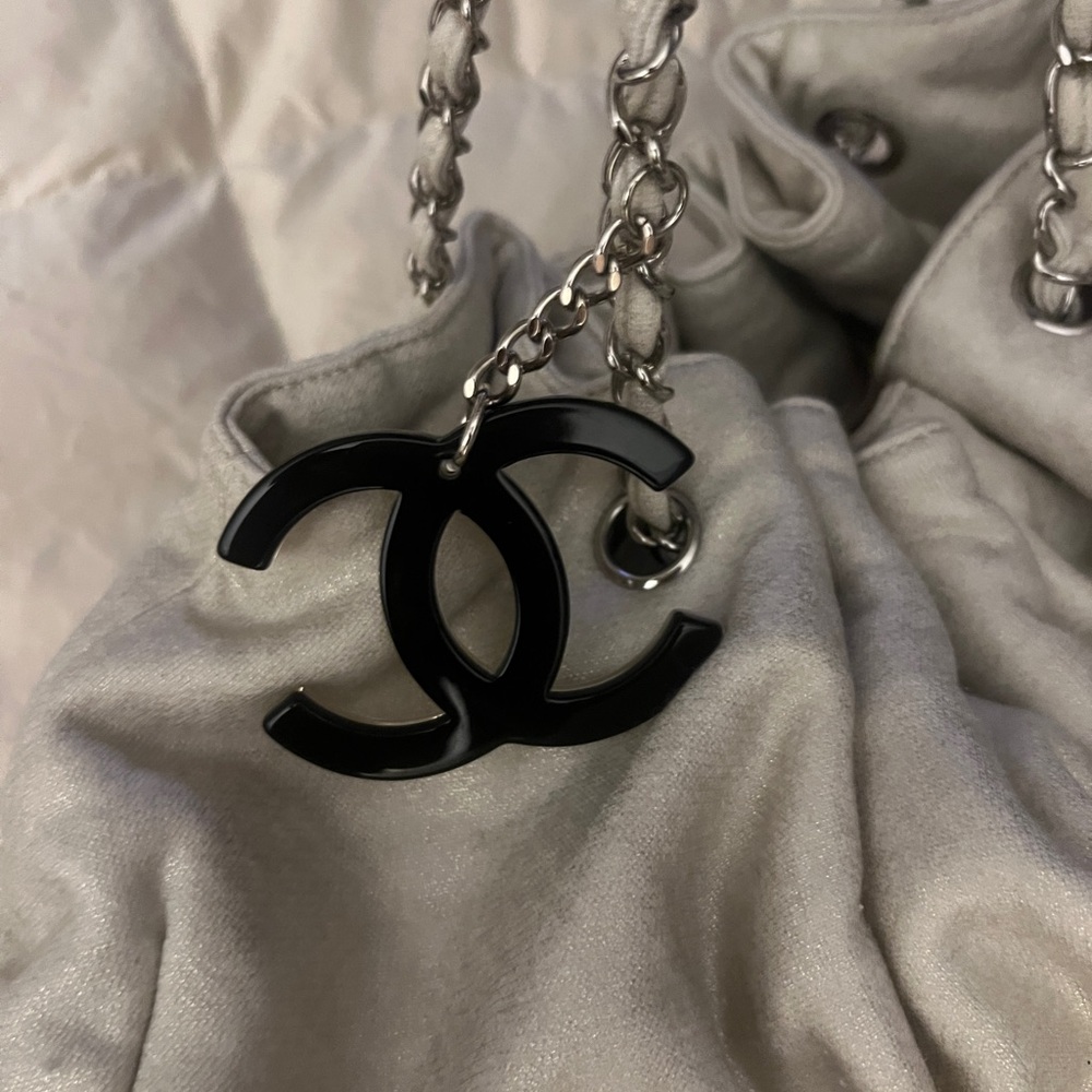 Chanel Metallic Silver Shoulder Bag - Picture 7 of 16